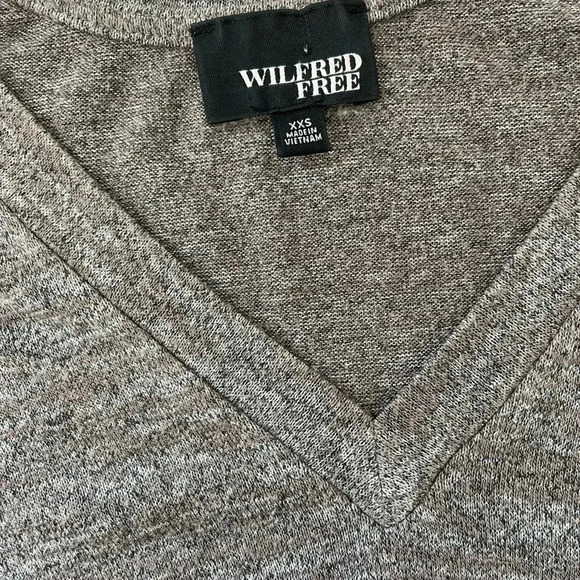 ARITZIA WILFRED  FREE Grey Devinette Sweater xxs - Picture 3 of 4